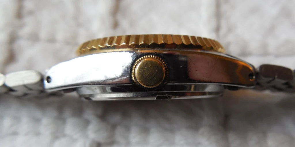 Vintage 1980s LORUS Mickey Mouse Date Watch