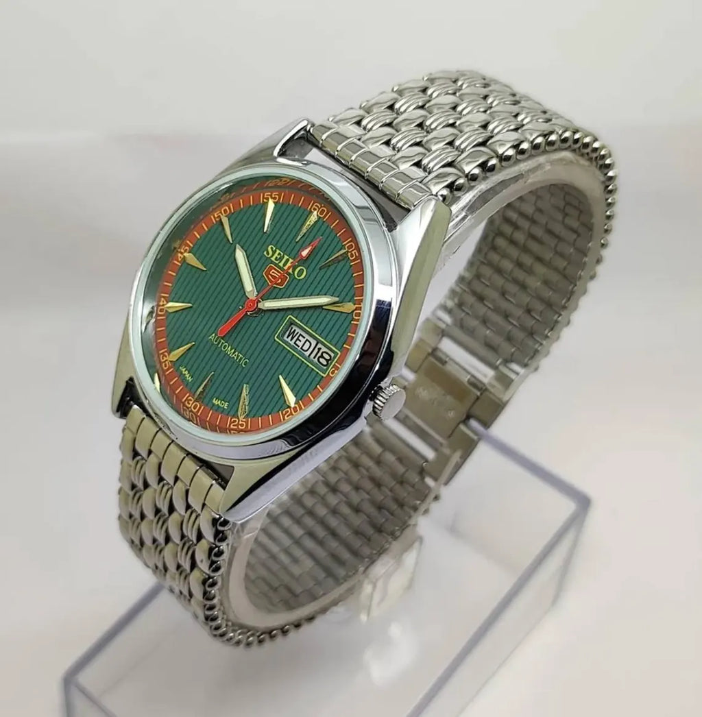 Vintage Seiko 5 Automatic Watch — Green Dial, Stainless Steel Band