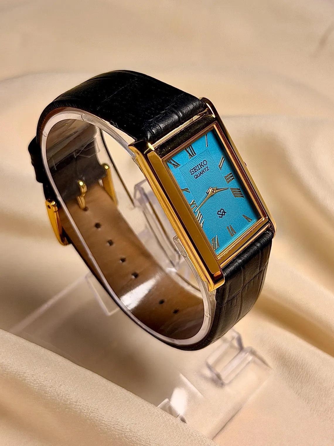 Vintage Seiko Quartz Tank Watch — Gold Rectangular Case, Turquoise Blue Dial